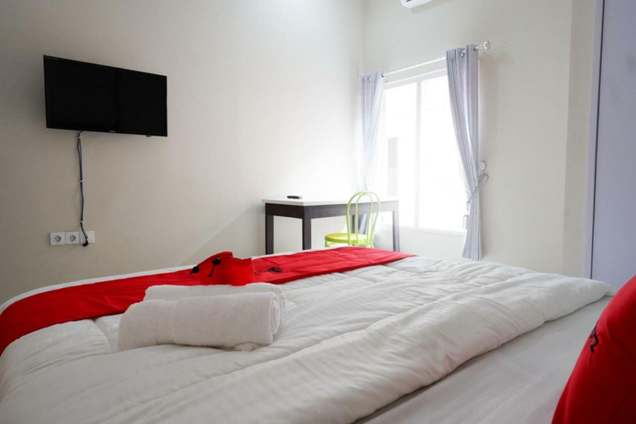 Reddoorz Syariah Near Rsud Margono Purwokerto Hotel Exterior foto