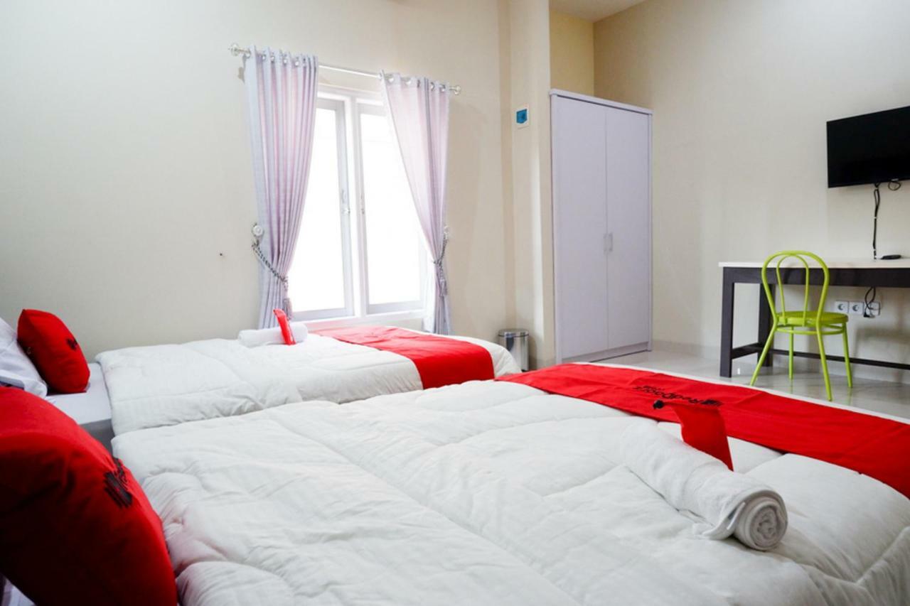 Reddoorz Syariah Near Rsud Margono Purwokerto Hotel Exterior foto